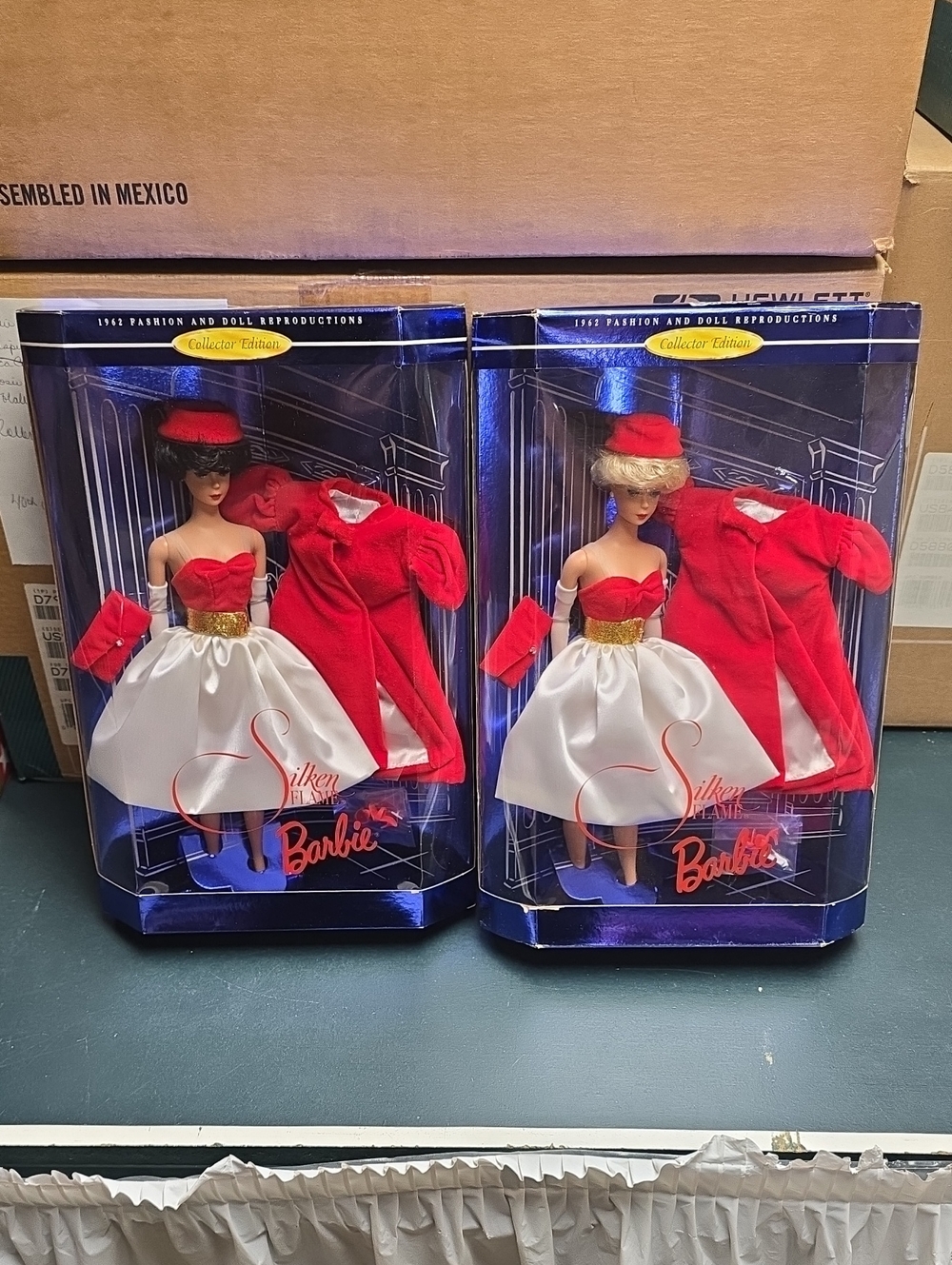 Barbie 1997 Collector Edition Silken Flame Barbie Blonde And Brunette